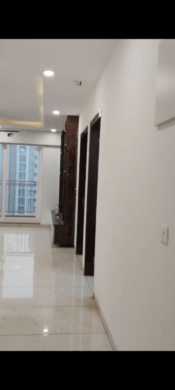 3 BHK + Pooja Room,Servant Room Apartment For Rent in Rishita Manhattan