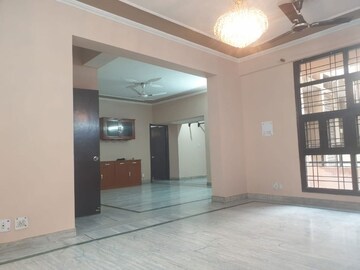 Room in 4 BHK Apartment at Vastu Apartments, Ghata – for Rent