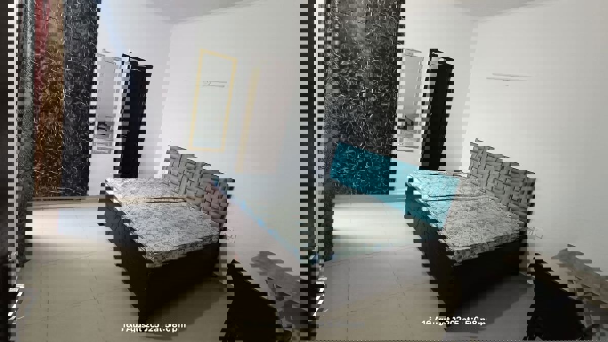 2.5 BHK + Study Room 1000 Sq.Ft. Apartment in Amrapali Princely Estate