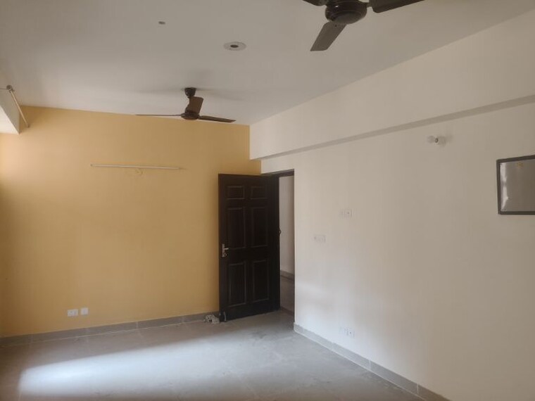 Room, supertech-cape-town 2 Bedroom 1082 Sq.Ft. Apartment In Sector 74 Noida 9794860