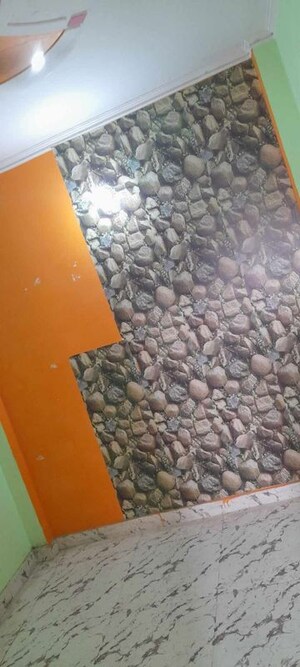 Parking in 1 RK Builder Floor at Sant Nagar – for Sale