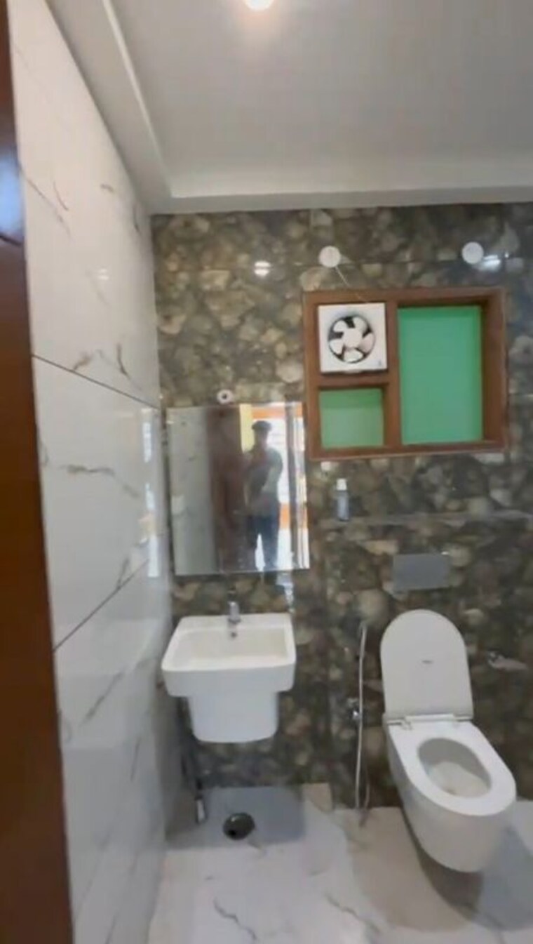 Bathroom, tdi-the-retreat 3 Bedroom 260 Sq.Yd. Builder Floor In Sector 89 Faridabad 9794865