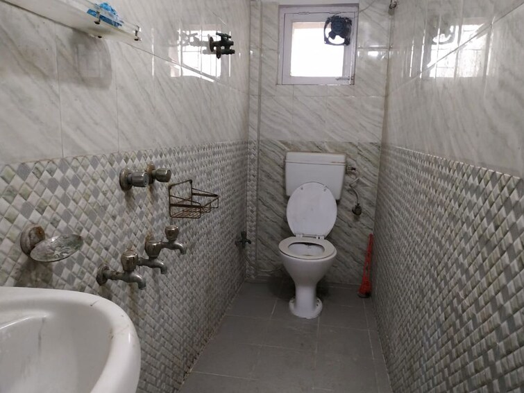 Bathroom, molarband 1 Bedroom 516 Sq.Ft. Apartment In Molarband Delhi 9794882