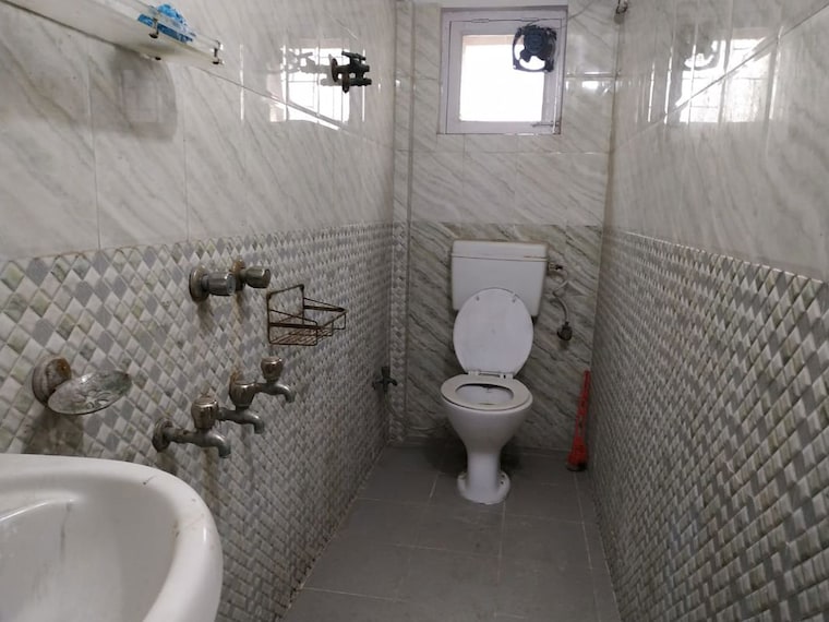 Bathroom, molarband 1 Bedroom 516 Sq.Ft. Apartment In Molarband Delhi 9794882