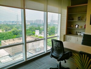  Office Space For Rent in Emaar The Palm Square, Sector 66