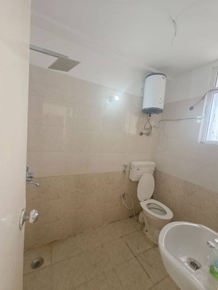 Bathroom, shree-vardhman-green-court 1 Bedroom 432 Sq.Ft. Apartment In Sector 90 Gurgaon 9794899