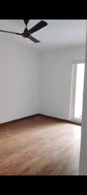 Room in 3 BHK Apartment at Rishita Manhattan, Gomti Nagar – for Rent