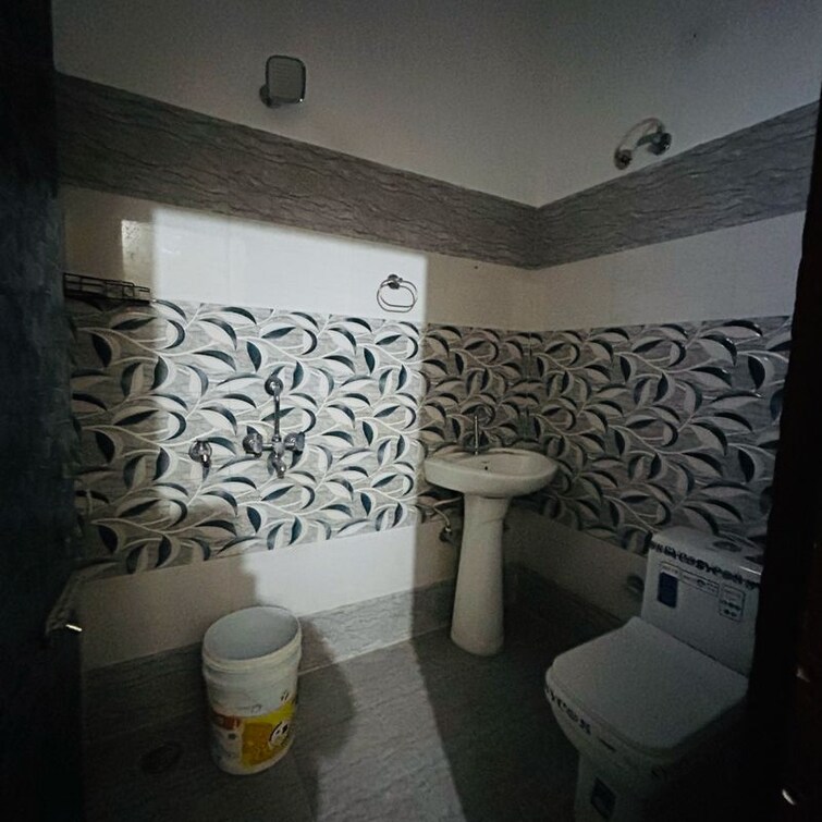 Bathroom, kharar landran road 2 Bedroom 900 Sq.Ft. Apartment In Kharar Landran Road Mohali 9794928