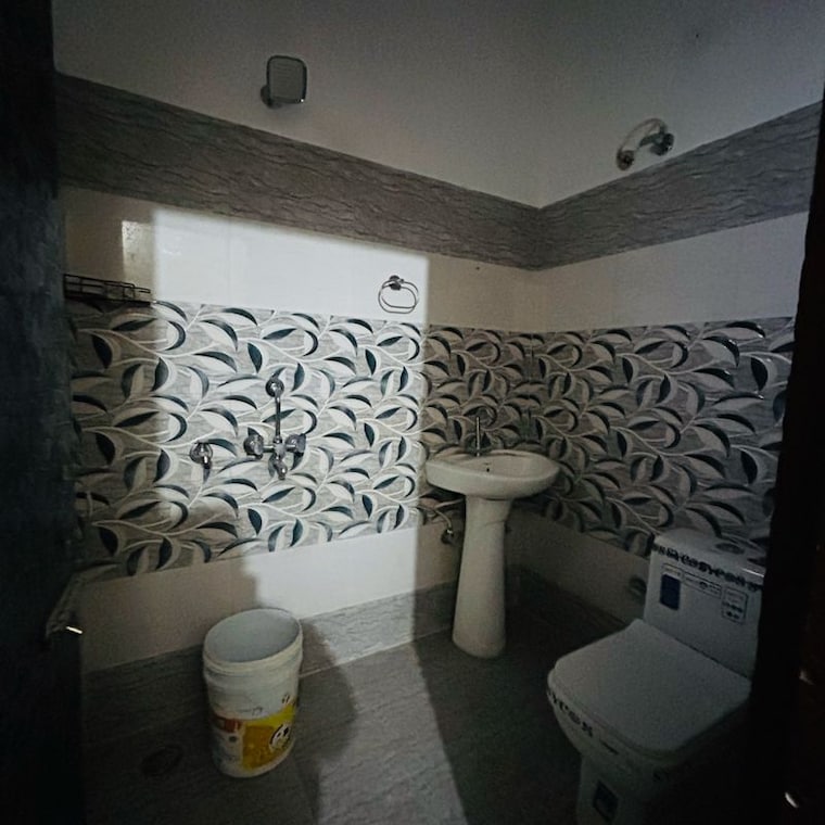 Bathroom, kharar landran road 2 Bedroom 900 Sq.Ft. Apartment In Kharar Landran Road Mohali 9794928