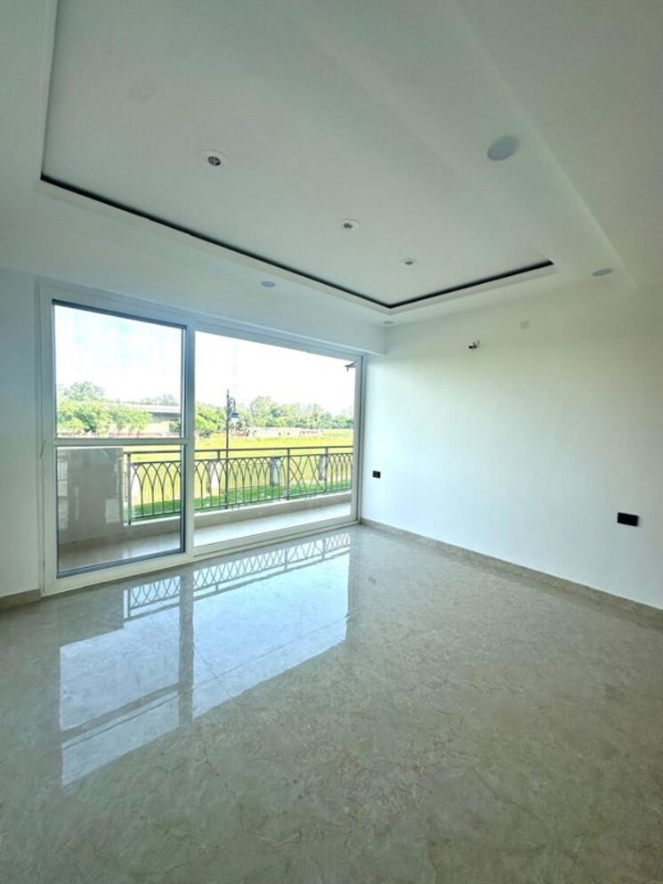 Room, patiala road 3 Bedroom 1818 Sq.Ft. Apartment In Patiala Road Zirakpur 9794982