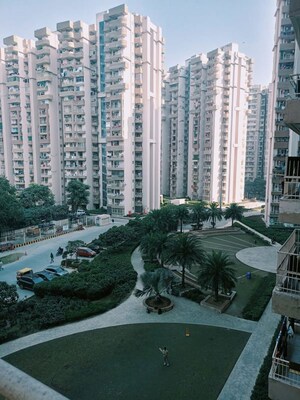 Master Bedroom in 3 BHK Apartment at Supertech Cape Town, Sector 74 – for Rent