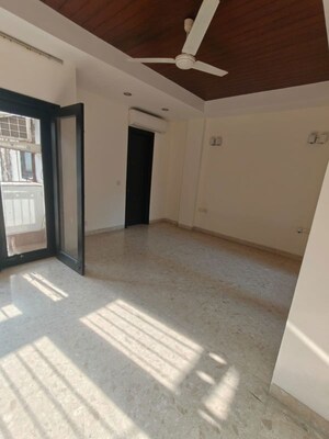 Room in 2 BHK Builder Floor at Vasant Vihar – for Rent