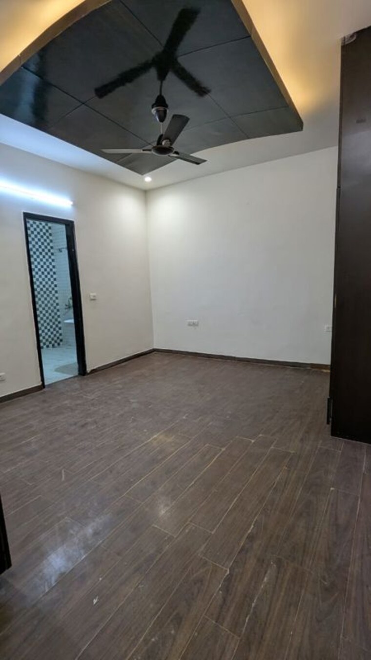 Room, sector 21d 4 Bedroom 3208 Sq.Ft. Builder Floor In Sector 21d Faridabad 9795052