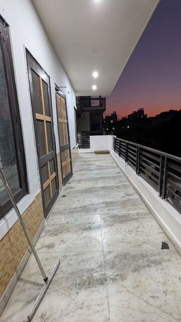 Balcony in 4 BHK Builder Floor at Sector 21d – for Rent