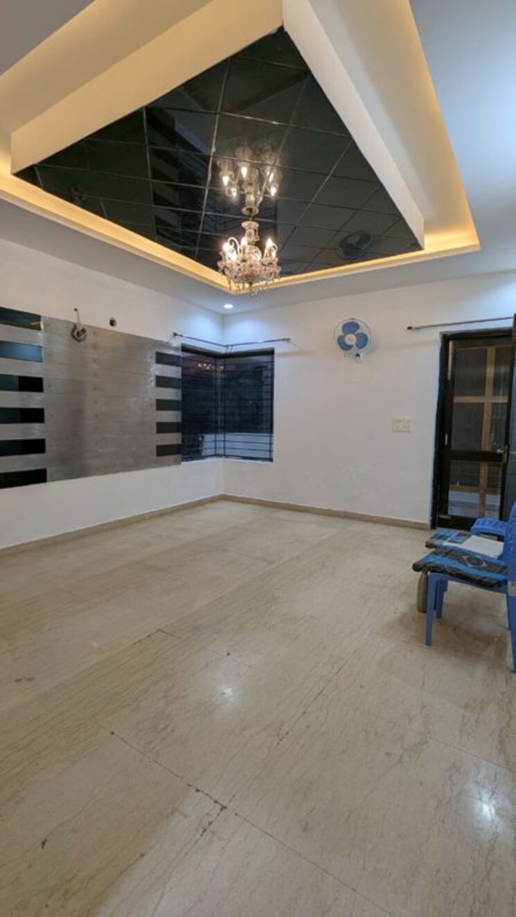  Parking, sector 21d 4 Bedroom 3208 Sq.Ft. Builder Floor In Sector 21d Faridabad 9795052