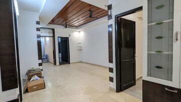 Room in 4 BHK Builder Floor at Sector 21d – for Rent