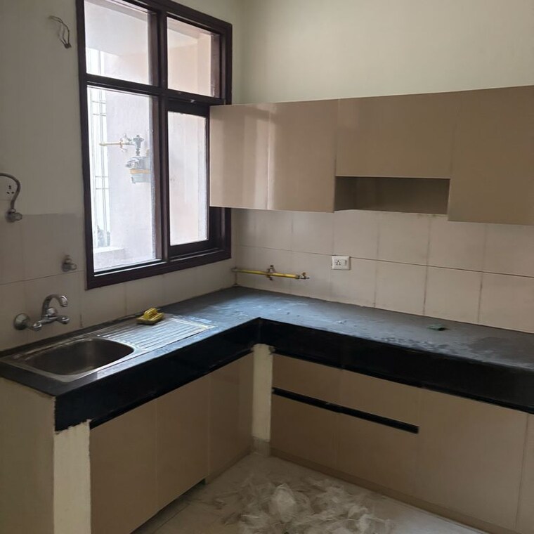 Kitchen, sector 1 wave city 3.5 Bedroom 1556 Sq.Ft. Builder Floor In Sector 1 Wave City Ghaziabad 9795023