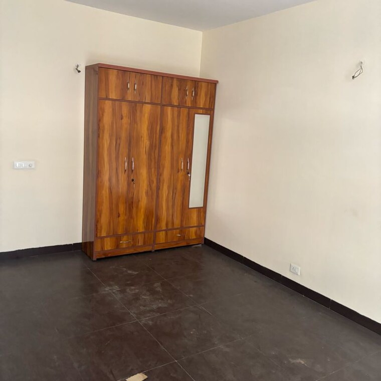 Room, sector 1 wave city 3.5 Bedroom 1565 Sq.Ft. Builder Floor In Sector 1 Wave City Ghaziabad 9795026