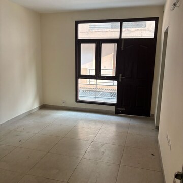 Room in 3.5 BHK Builder Floor at Sector 1 Wave City – for Rent