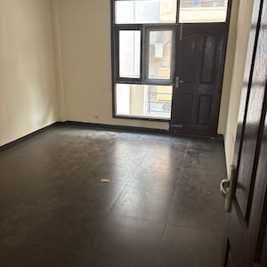 Room in 3.5 BHK Builder Floor at Sector 1 Wave City – for Rent