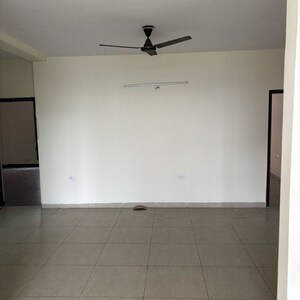 Room in 3.5 BHK Builder Floor at Sector 1 Wave City – for Rent