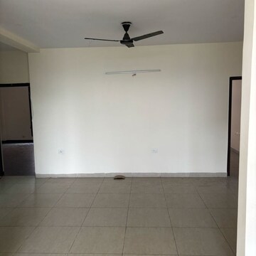 Room in 3.5 BHK Builder Floor at Sector 1 Wave City – for Rent