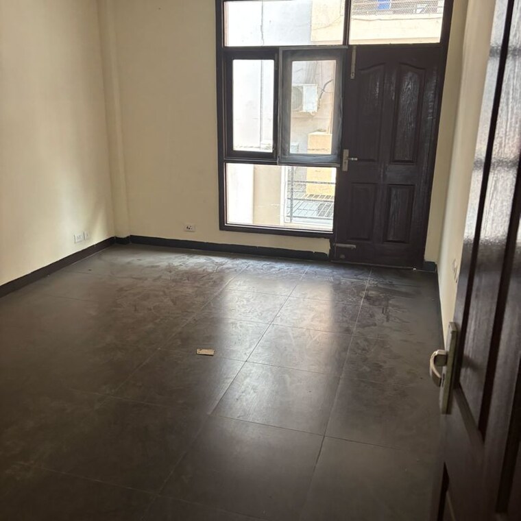 Room, sector 1 wave city 3.5 Bedroom 1545 Sq.Ft. Builder Floor In Sector 1 Wave City Ghaziabad 9795046