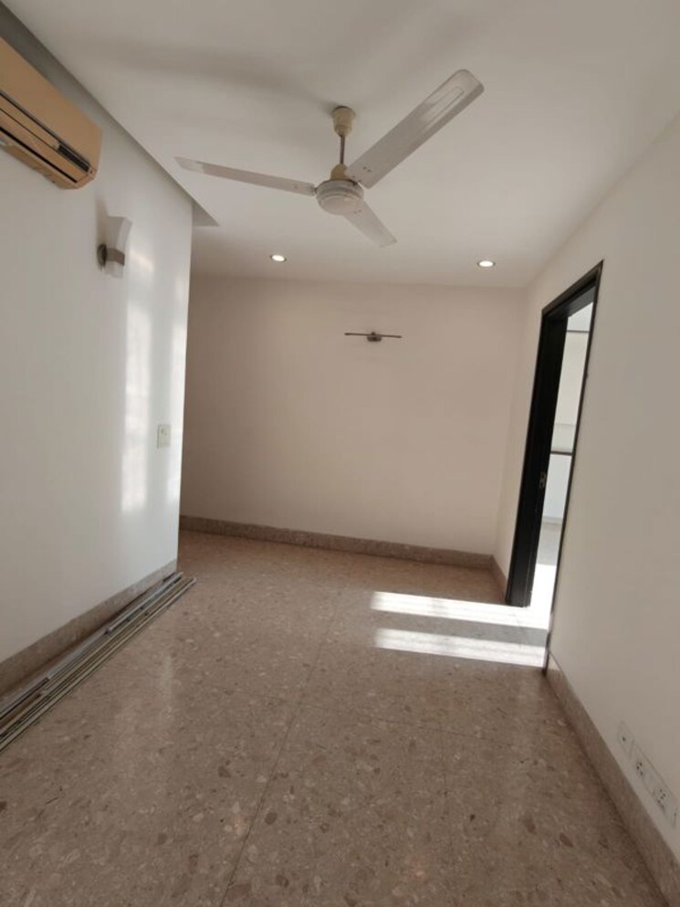 Room, vasant vihar 3 Bedroom 3600 Sq.Ft. Builder Floor In Vasant Vihar Delhi 9795116