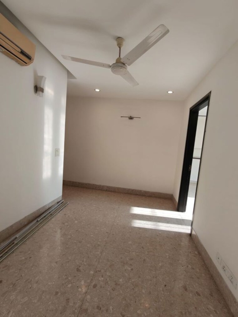 Room, vasant vihar 3 Bedroom 3600 Sq.Ft. Builder Floor In Vasant Vihar Delhi 9795116