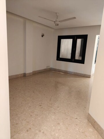 Room in 3 BHK Builder Floor at Vasant Vihar – for Rent