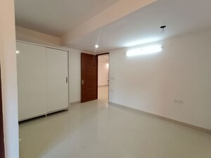 Room in 3 BHK Builder Floor at RWA Residential Society Sector 46, Sector 46 – for Rent