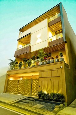 4 BHK + Pooja Room,Servant Room,Study Room Independent House For Sale in Nirman Nagar