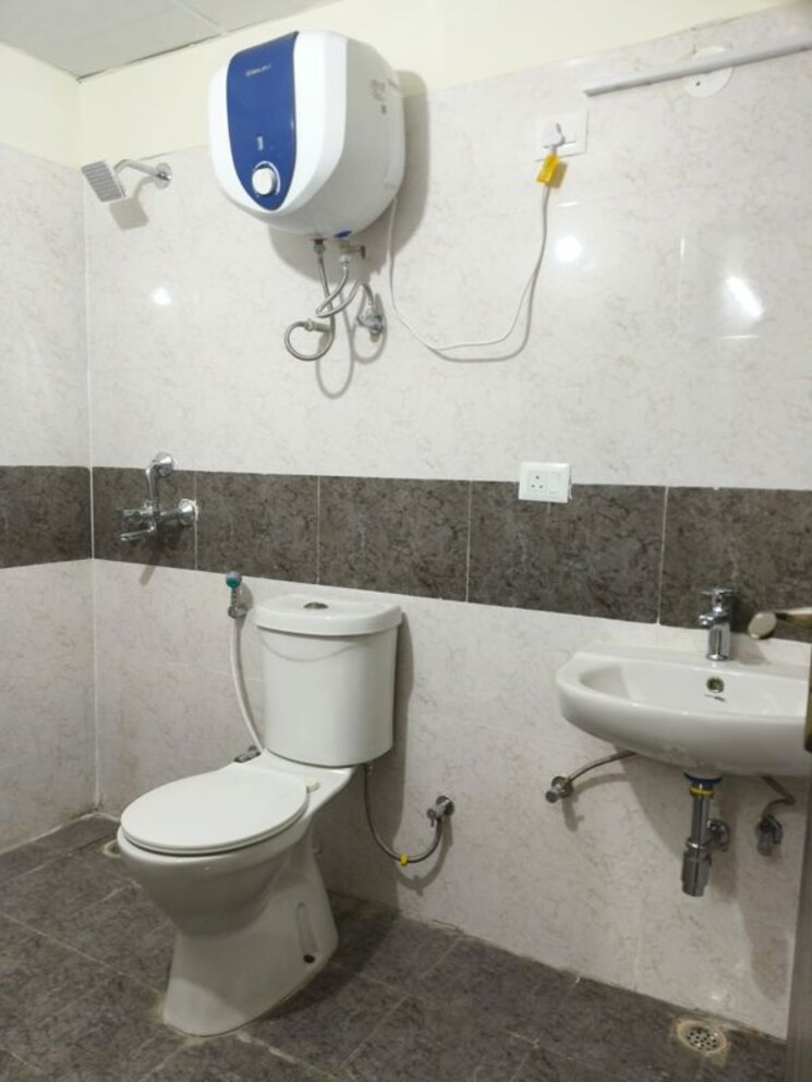 Master Bedroom, amrapali-zodiac 2 Bedroom 950 Sq.Ft. Apartment In Sector 120 Noida 9795161