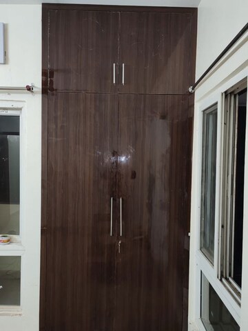 Furnished Amenities in 3.5 BHK Apartment at Eldeco Green Woods, Gomti Nagar – for Rent