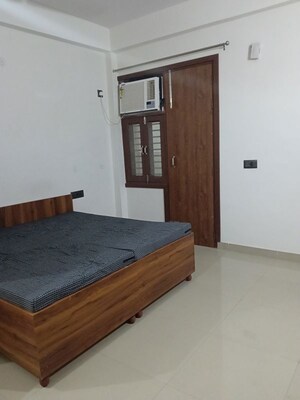 Room in 1 RK Apartment at Ansal Plaza Sector-23, Sector 23 – for Rent