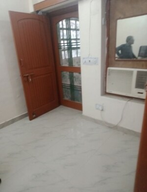 Room in 1 BHK Villa at Aliganj – for Rent