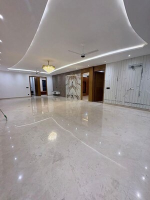 Room in 3 BHK Apartment at Housing Board Colony Sector 17, Sector 17a – for Rent