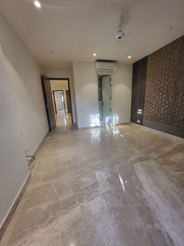 Room in 4 BHK Builder Floor at Uday Arden 45, Sector 45 – for Sale