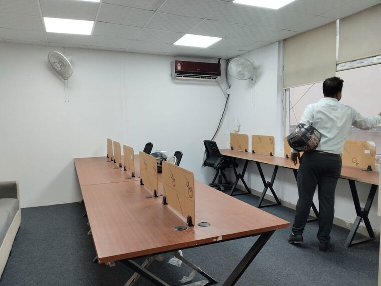 Team Area, sector 2 Commercial Office Space 1300 Sq.Ft. In Sector 2 Noida 9795241