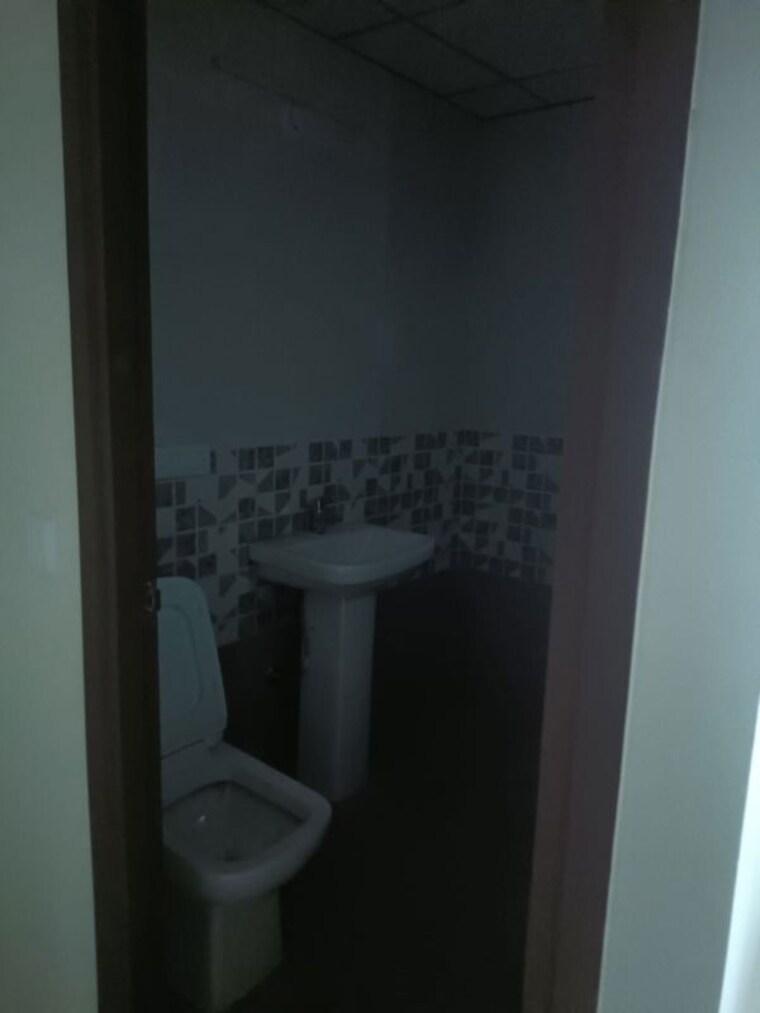 Bathroom, ajnara-homes 2 Bedroom 880 Sq.Ft. Apartment In Sector 16b Greater Noida Greater Noida 9795213