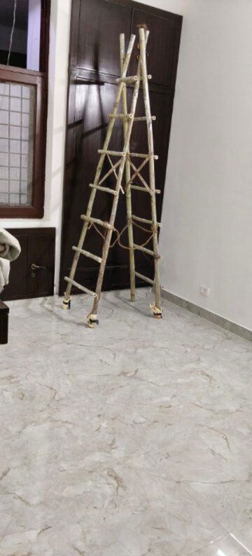 Room in 2 BHK Independent House at RWA Apartments Sector 41, Sector 41 – for Rent