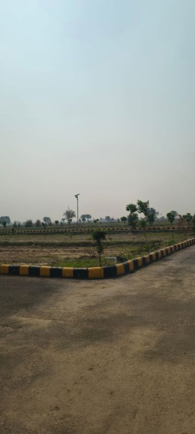 undefined, sector 17b yamuna expressway  100 Sq.Yd. Plot In Sector 17b Yamuna Expressway Greater Noida 9795248