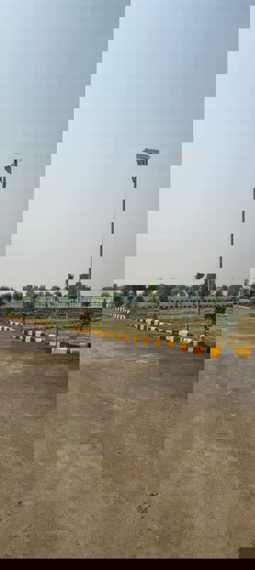 Plot For Sale in Sector 17B Yamuna Expressway