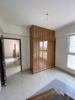 Room in 2 BHK Apartment at Signature Global Proxima, Sector 89 – for Rent