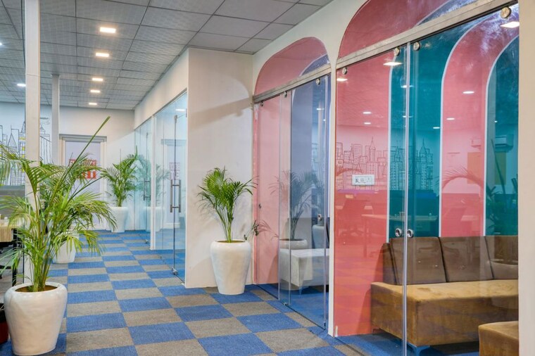 Living Room, sector 63 Commercial Office Space 3000 Sq.Ft. In Sector 63 Noida 9795242