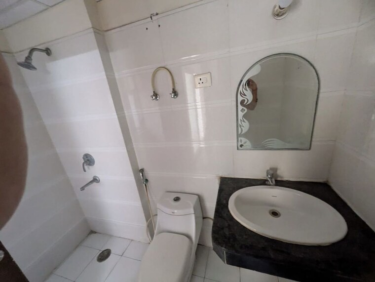 Bathroom, vvip-mangal 3 Bedroom 2075 Sq.Ft. Apartment In Raj Nagar Extension Ghaziabad 9795297