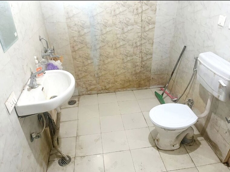 Bathroom, vibhuti khand 2 Bedroom 1200 Sq.Ft. Apartment In Vibhuti Khand Lucknow 9795296
