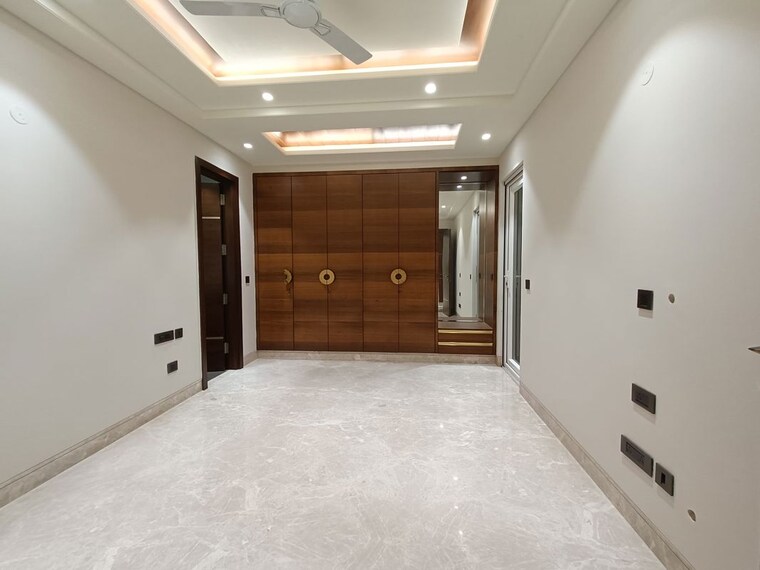 Room, dlf phase i 4 Bedroom 402 Sq.Yd. Builder Floor In Dlf Phase I Gurgaon 9769413