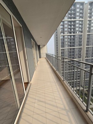 3 BHK Apartment For Rent in Godrej Woods, Sector 43