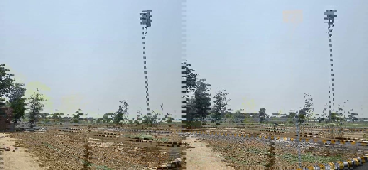 Plot For Sale in Sector 17B Yamuna Expressway